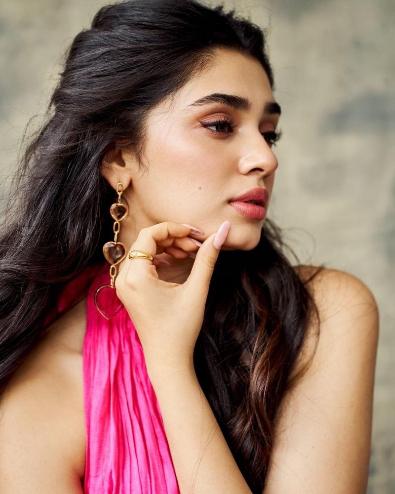 krithi-shetty-wear-pink-dress